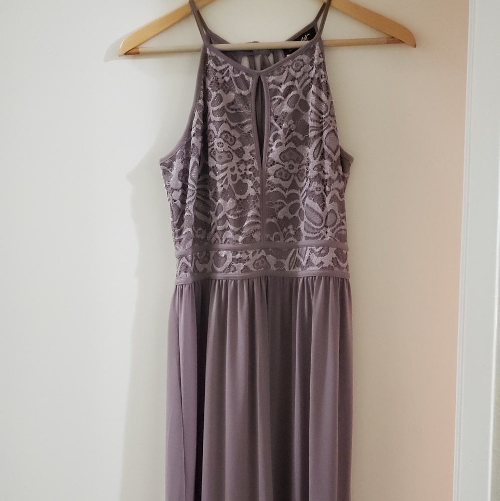 NWT Maxi Keyhole dusty purple dress lace detail